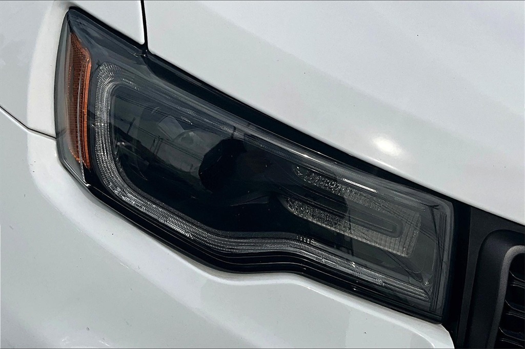 Vehicle image 29 of 41