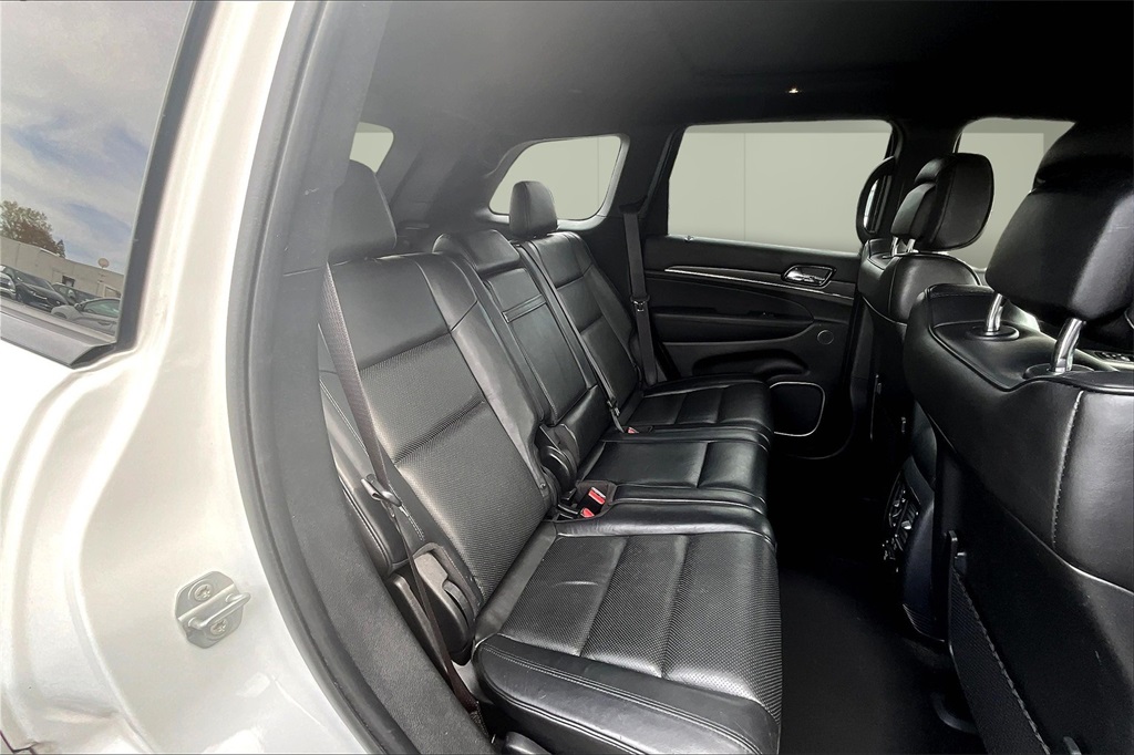 Vehicle image 27 of 41