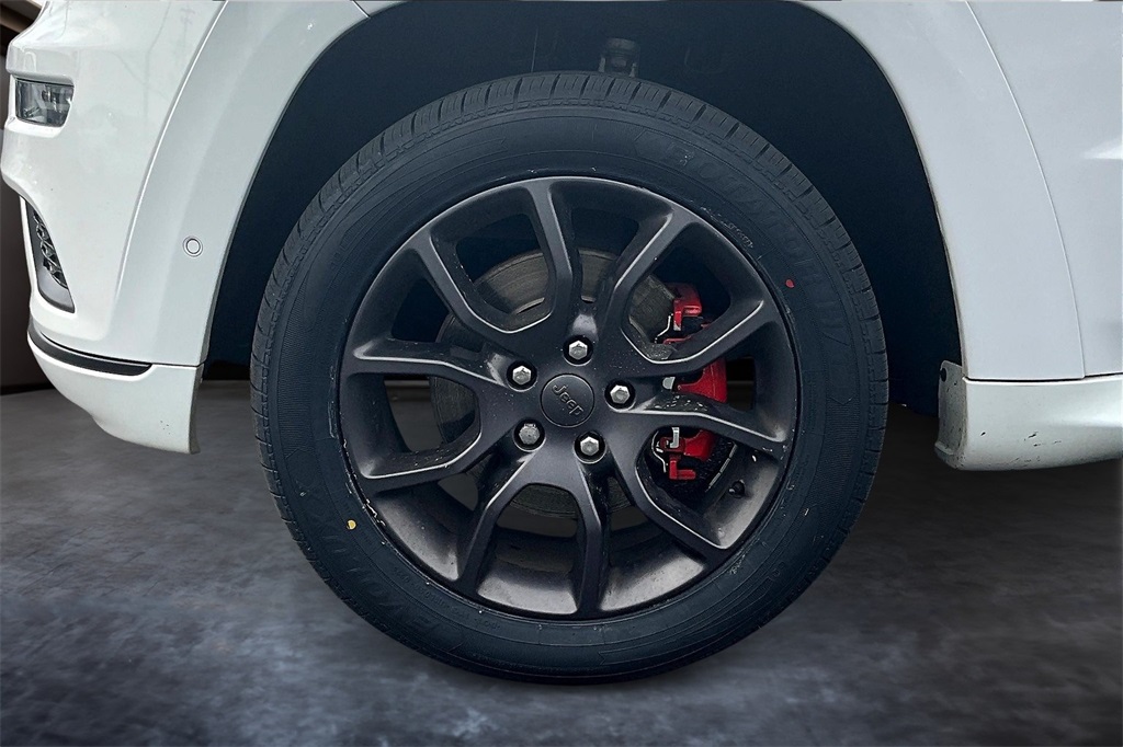 Vehicle image 11 of 41