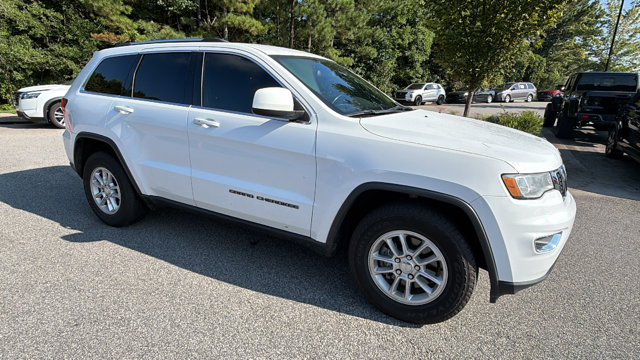2020 Jeep Grand Cherokee Laredo E Image 2 of 30