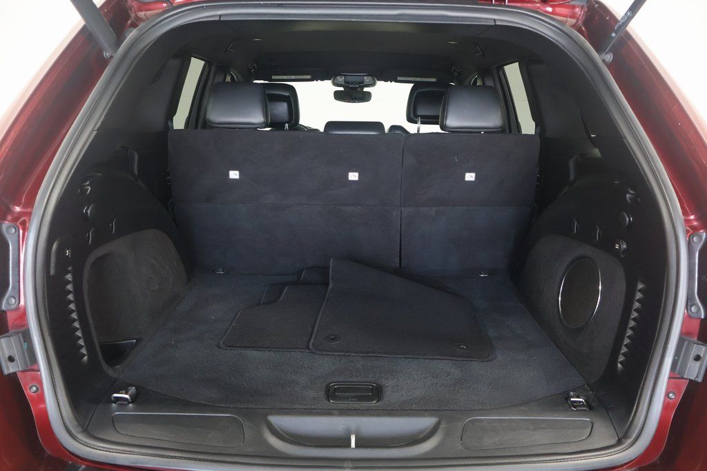 Vehicle image 14 of 17