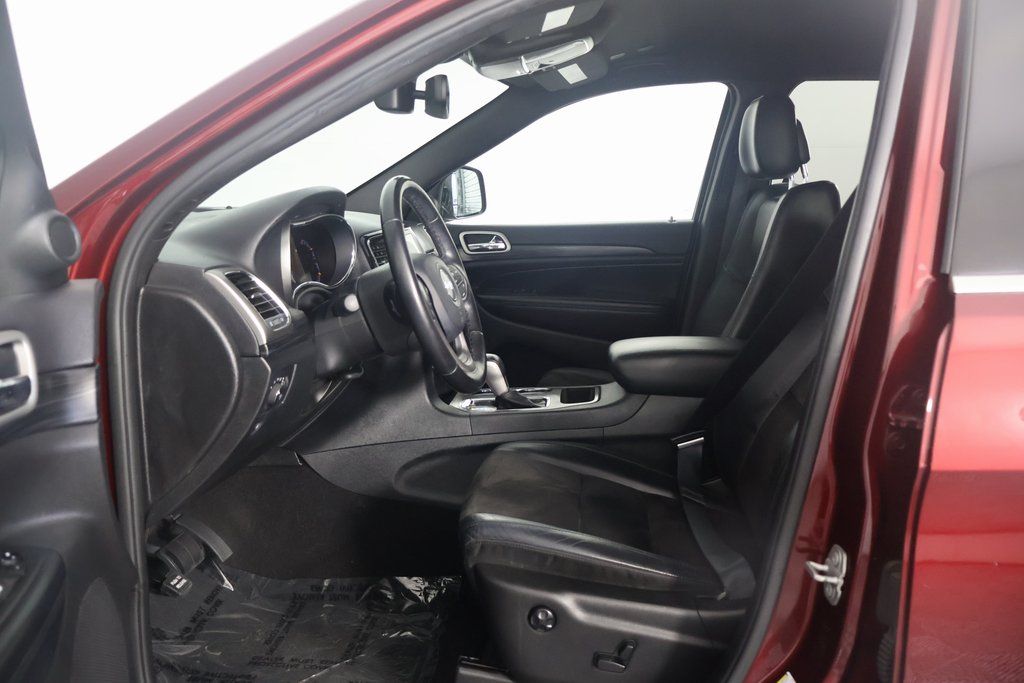 Vehicle image 10 of 17