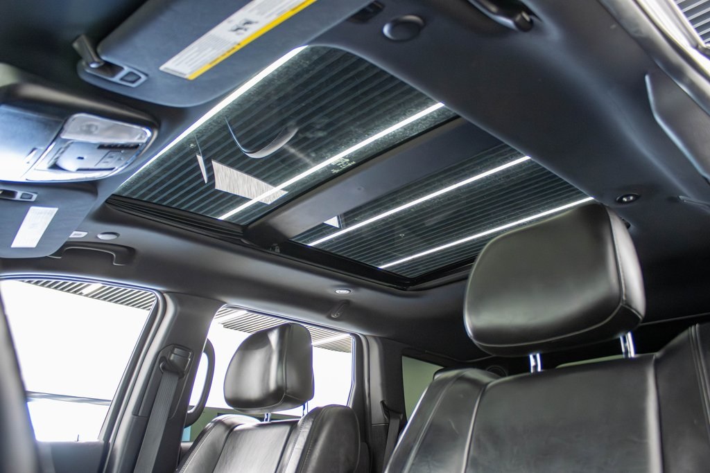 Vehicle image 13 of 44