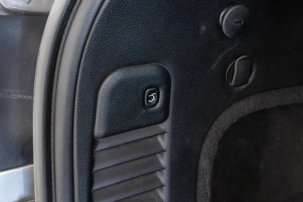 Vehicle image 29 of 44