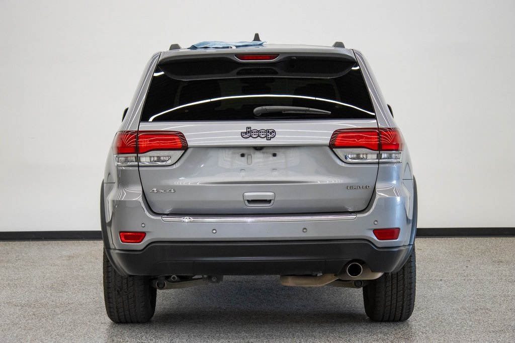 Vehicle image 6 of 44
