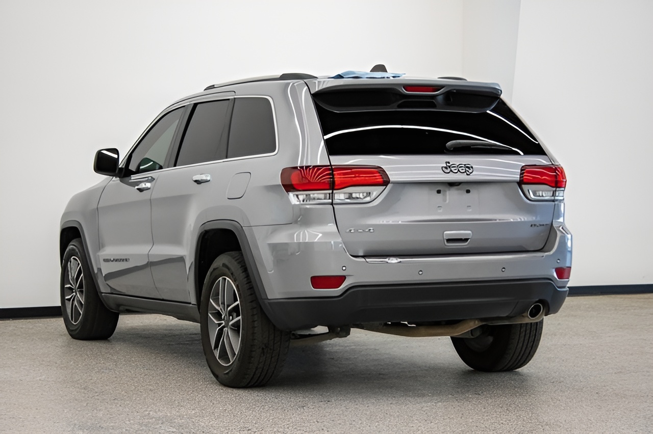 Vehicle image 43 of 44
