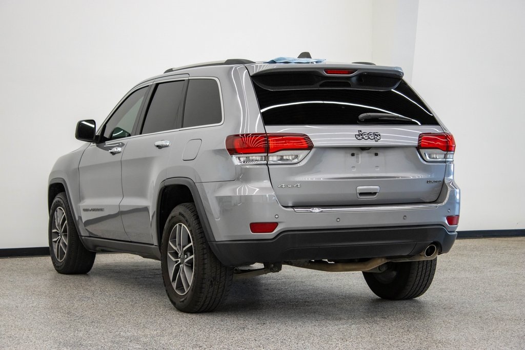 Vehicle image 5 of 44