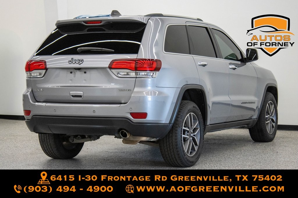 Vehicle image 4 of 44