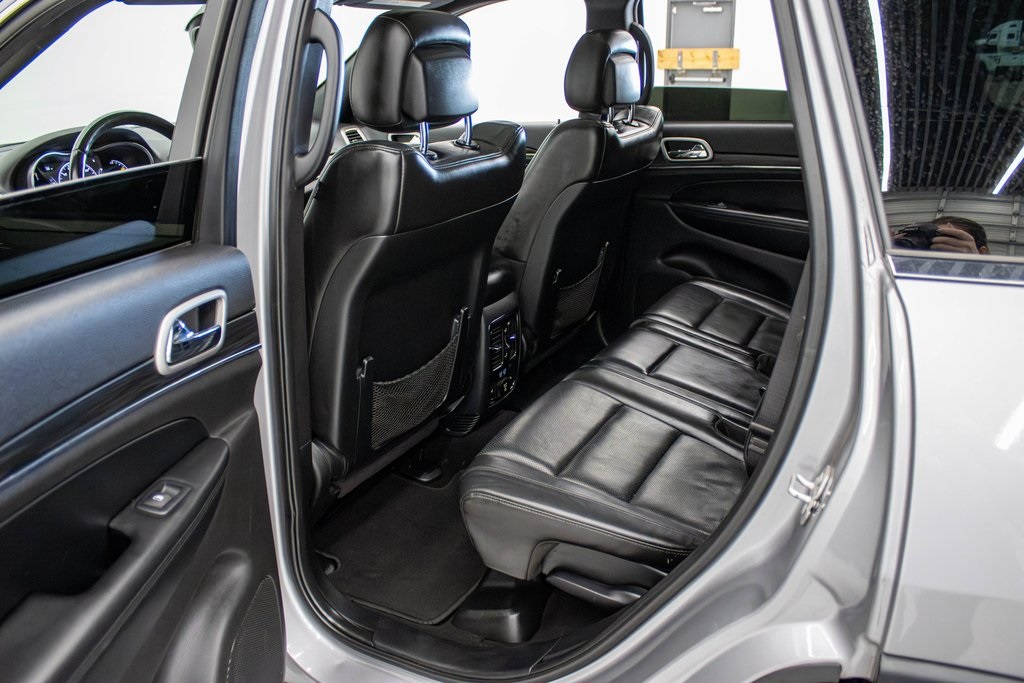 Vehicle image 14 of 44