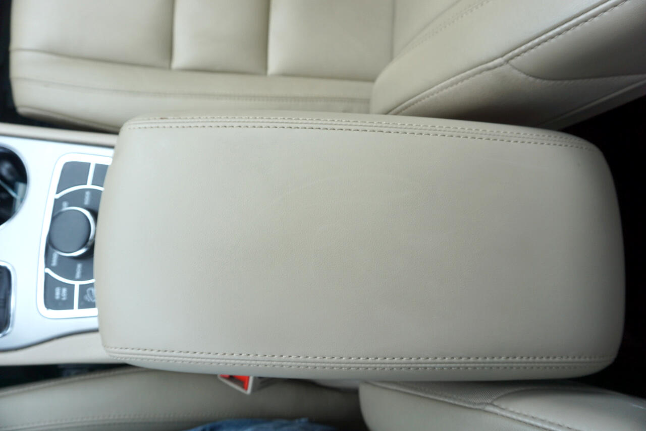 Vehicle image 27 of 30