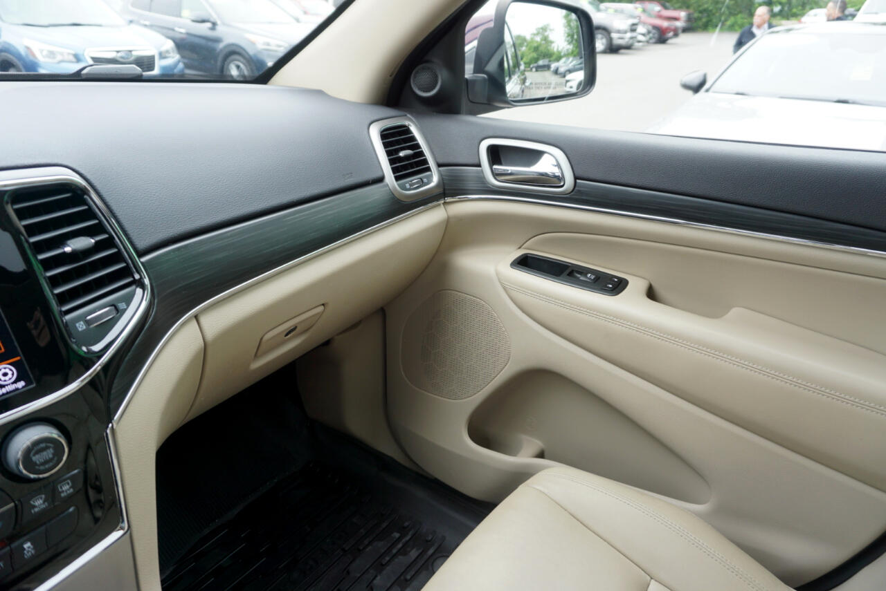 Vehicle image 26 of 30