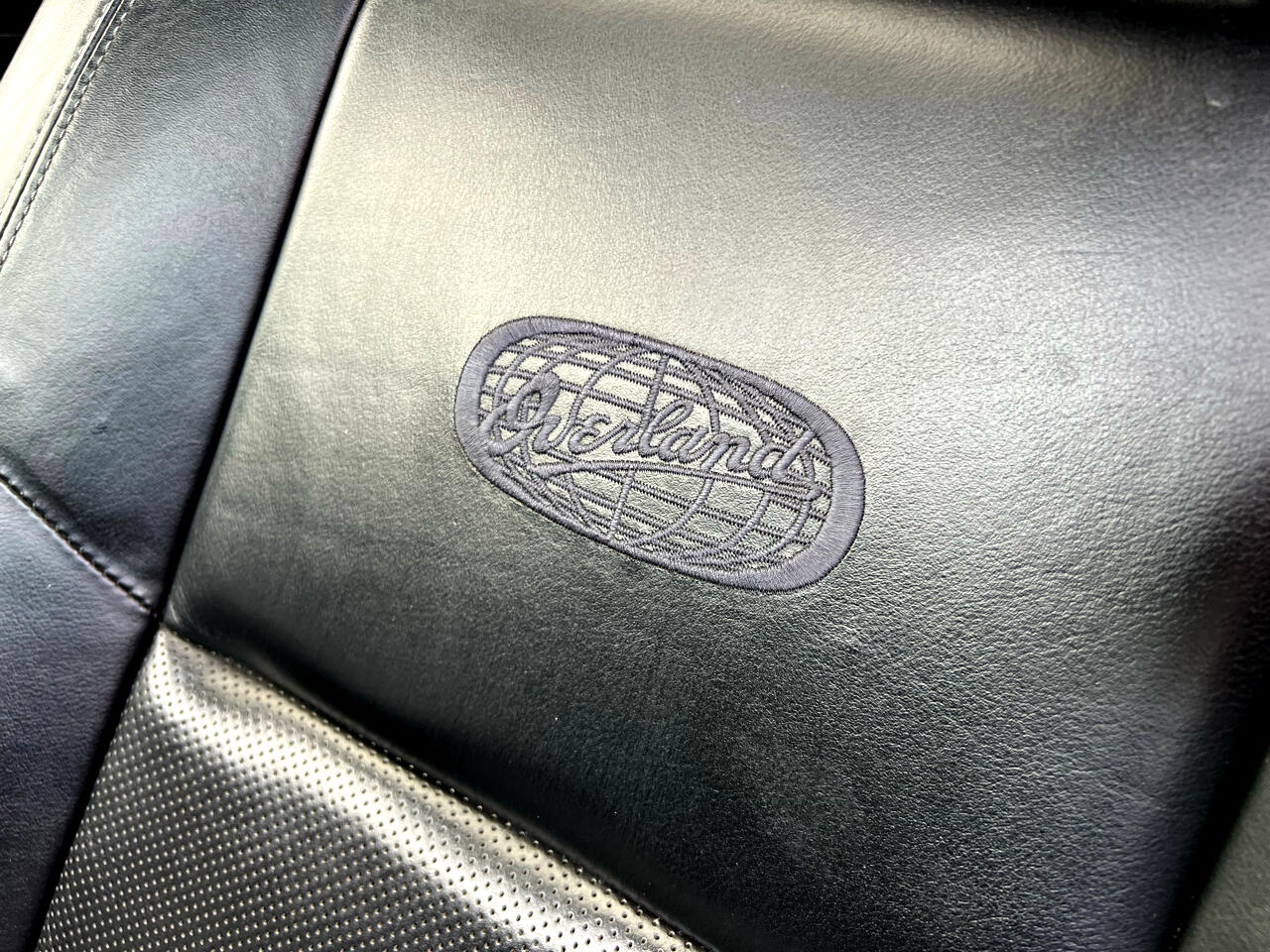 Vehicle image 21 of 42