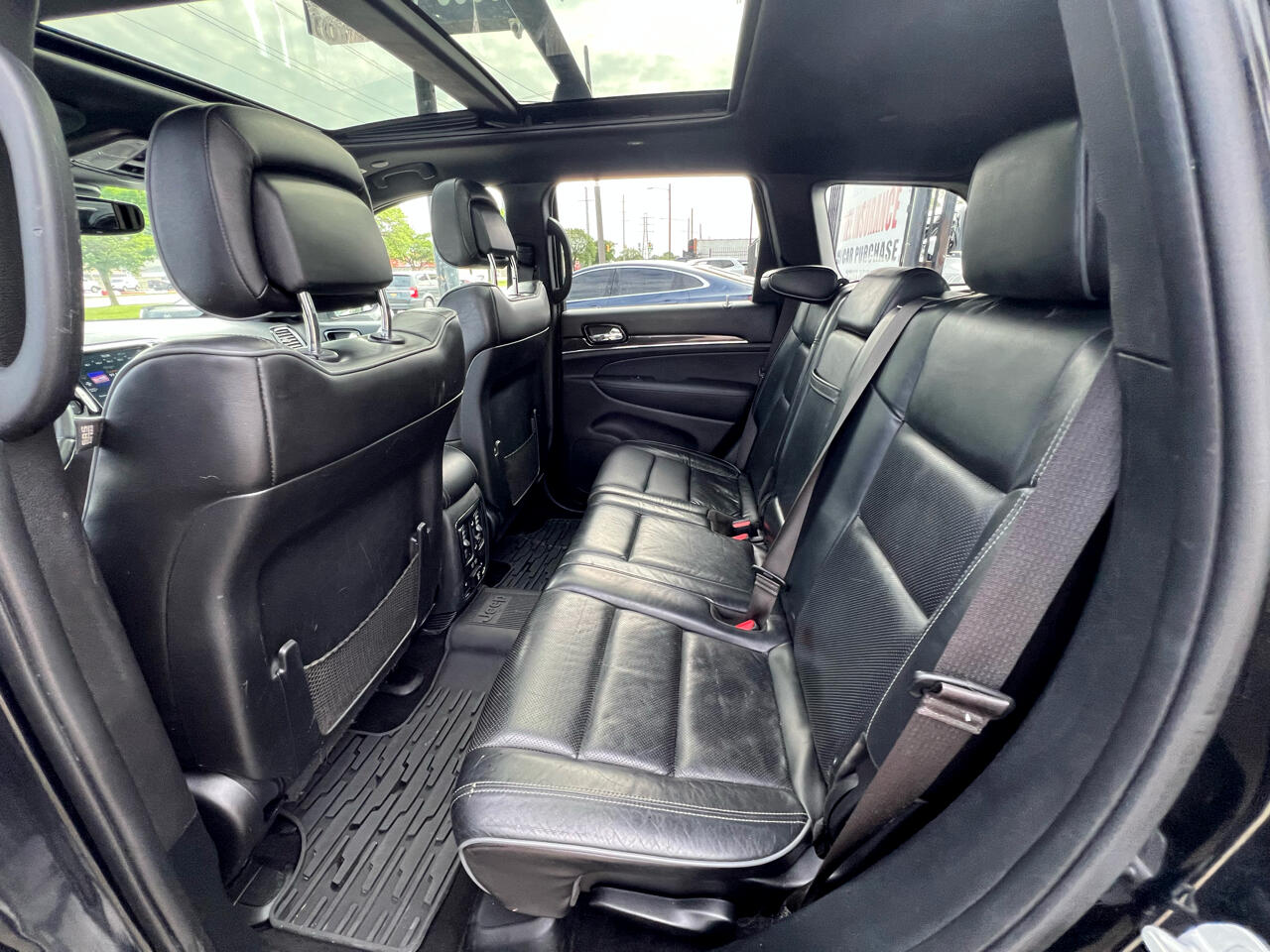 Vehicle image 10 of 42
