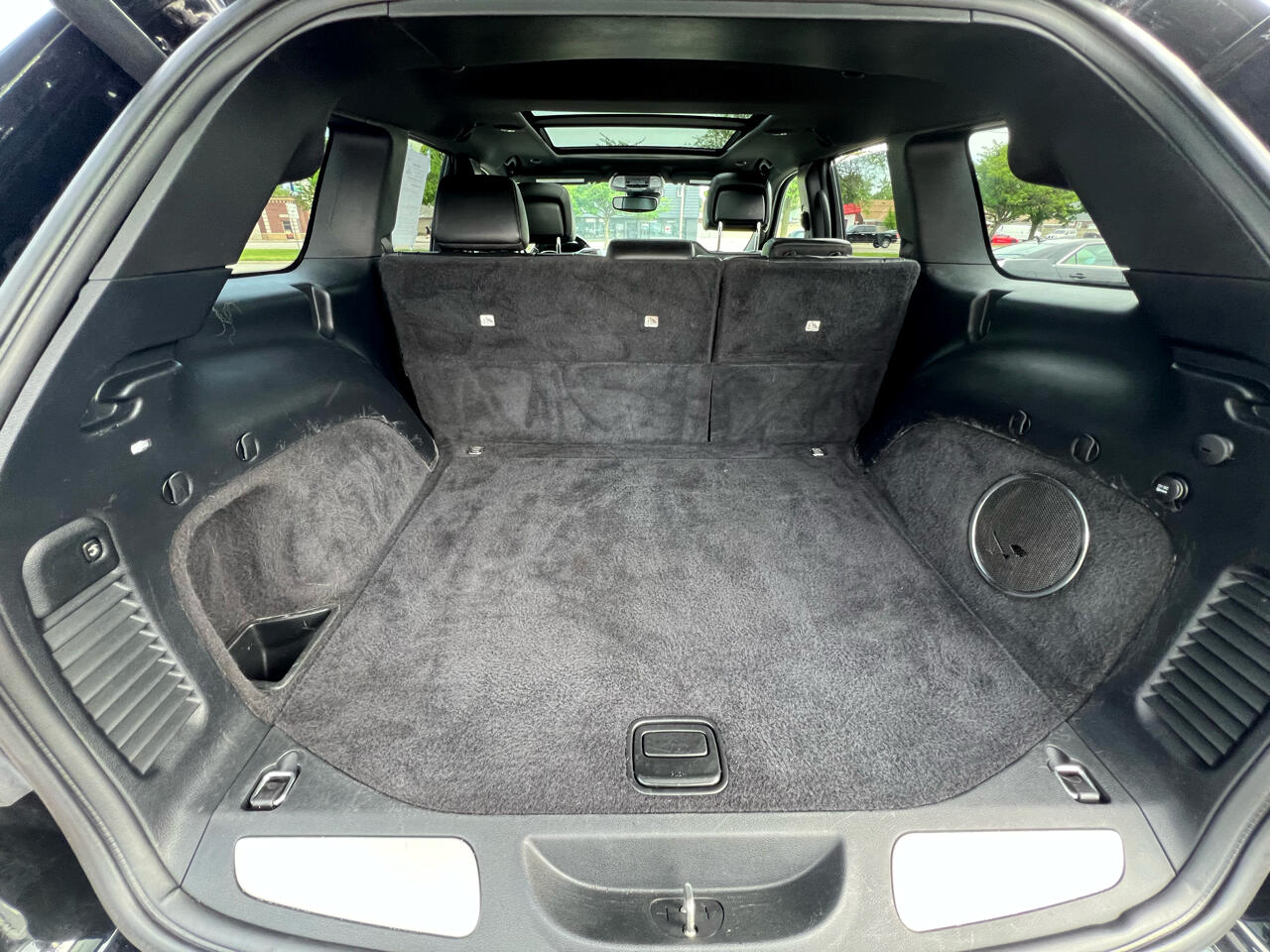 Vehicle image 9 of 42
