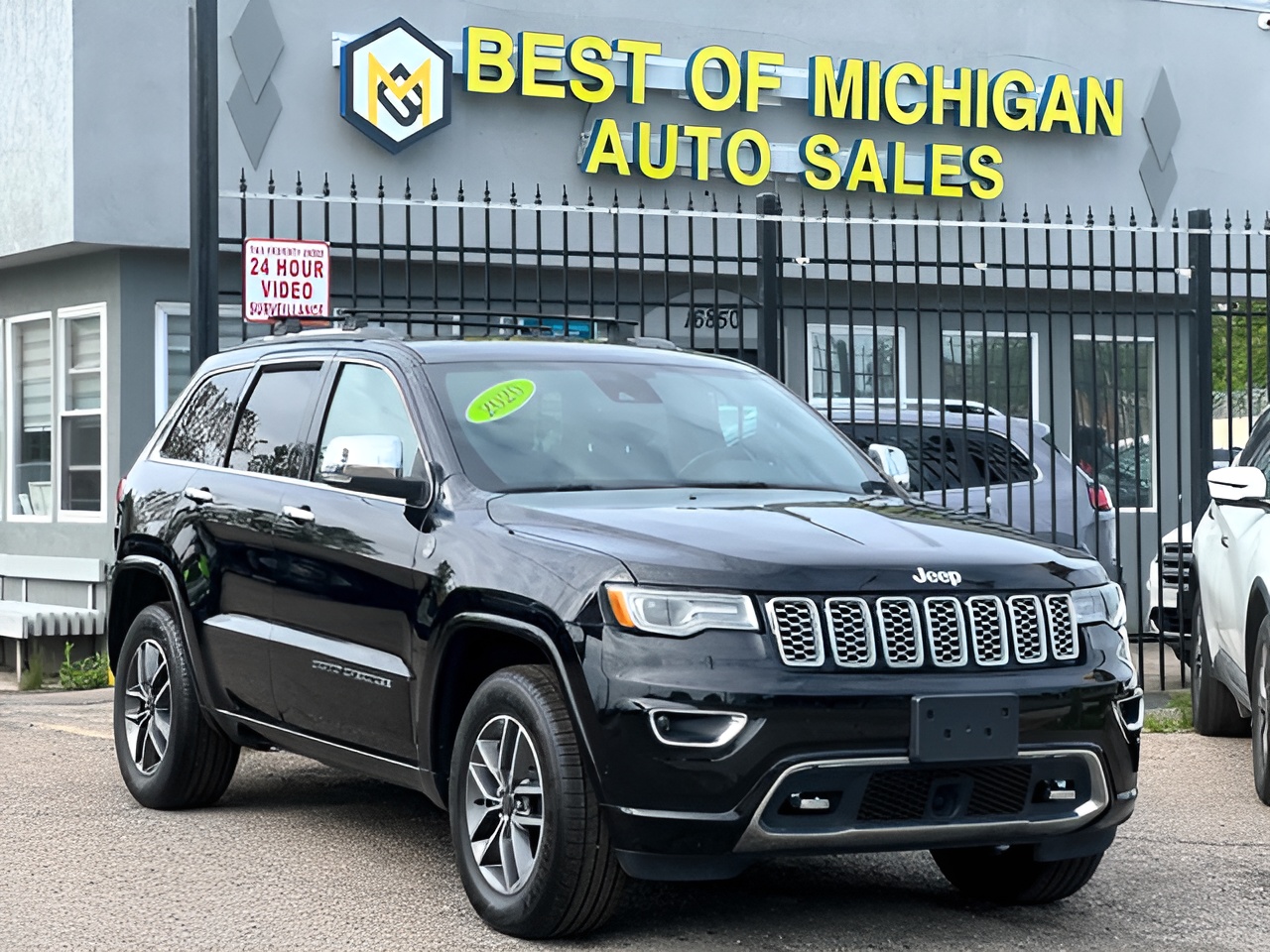 Vehicle image 37 of 42