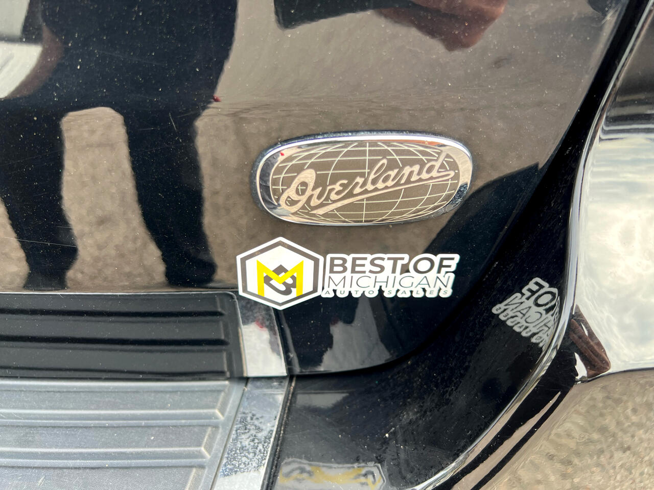 Vehicle image 27 of 42