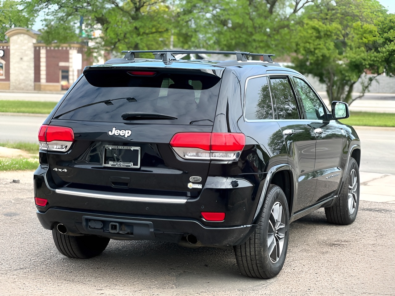 Vehicle image 40 of 42