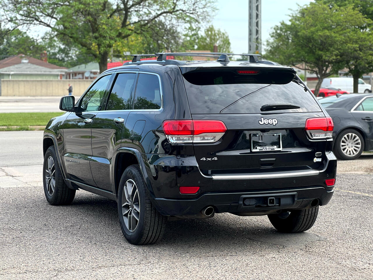 Vehicle image 8 of 42