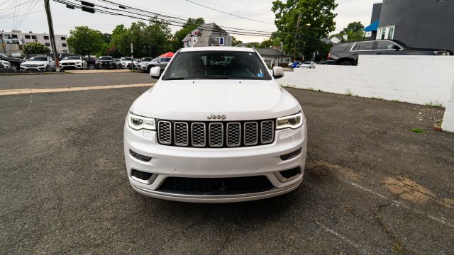 2020 Jeep Grand Cherokee Summit Image 2 of 56