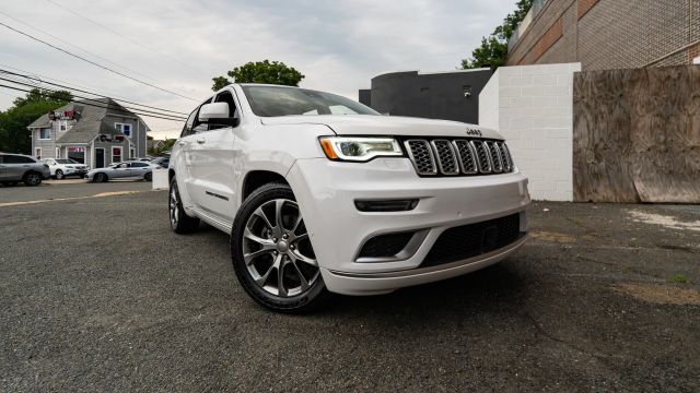 2020 Jeep Grand Cherokee Summit Image 3 of 56