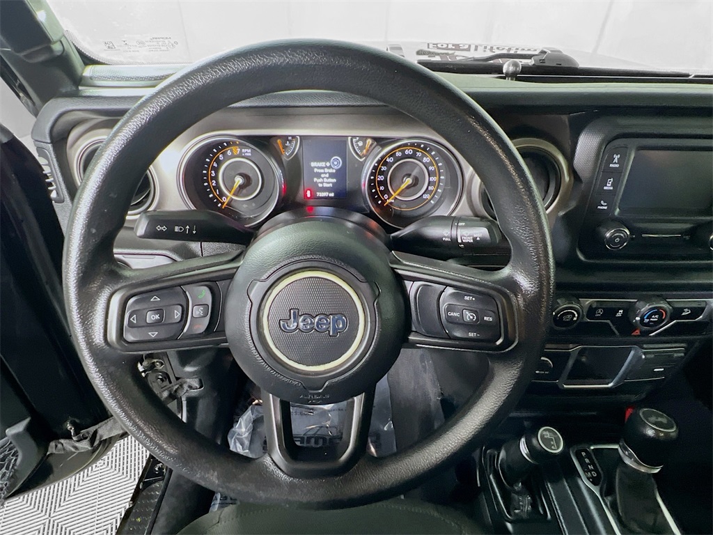 Vehicle image 21 of 34