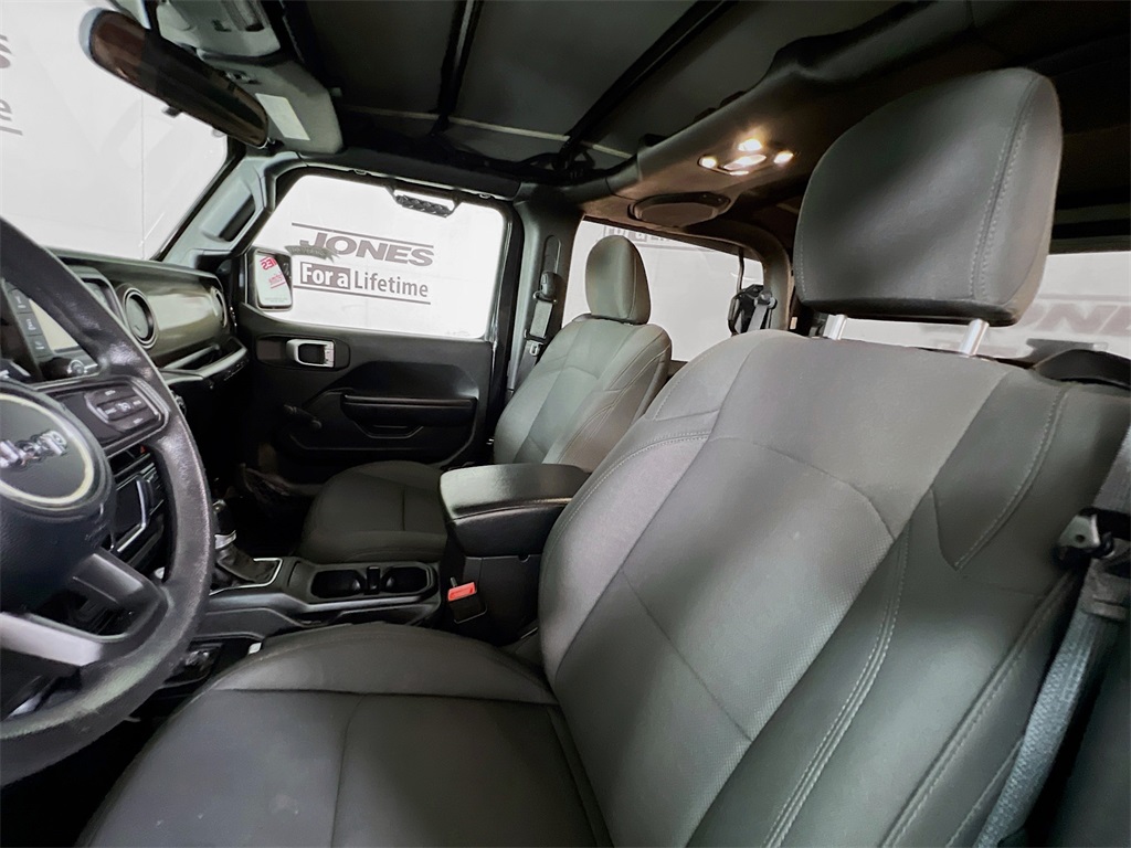 Vehicle image 16 of 34