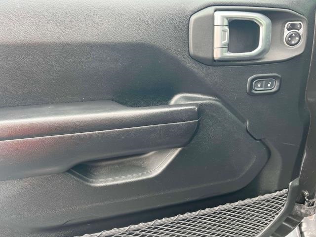 Vehicle image 16 of 34