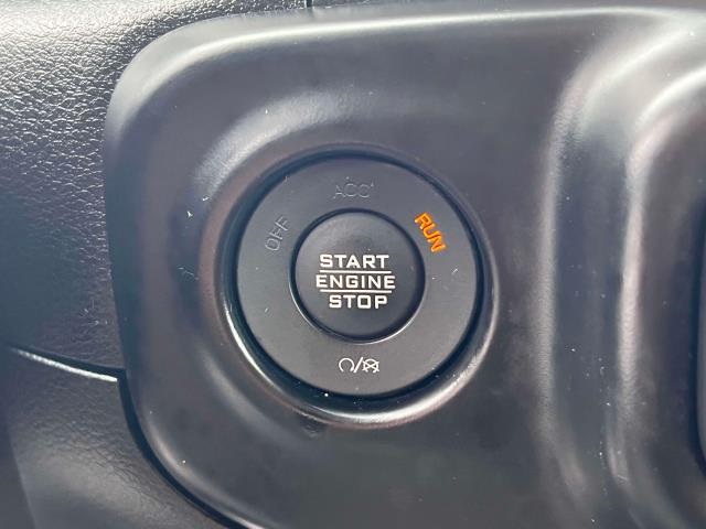 Vehicle image 27 of 34
