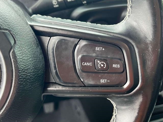 Vehicle image 17 of 34