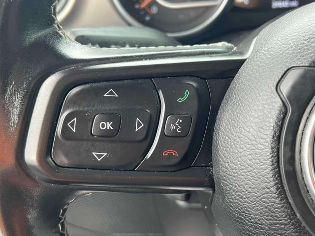 Vehicle image 18 of 34