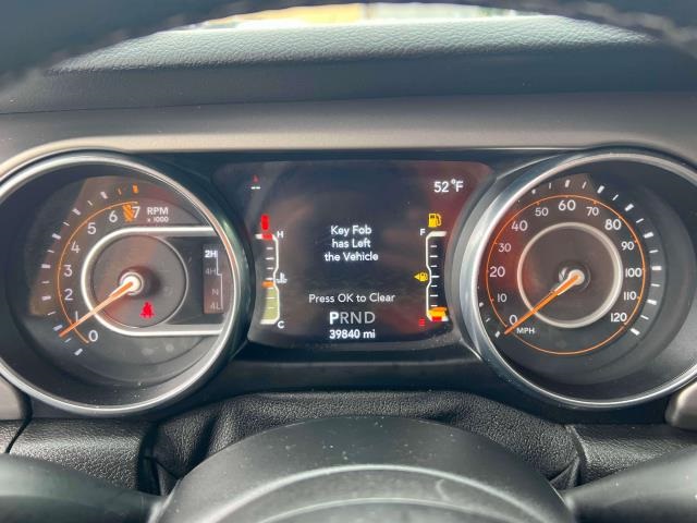 Vehicle image 10 of 34