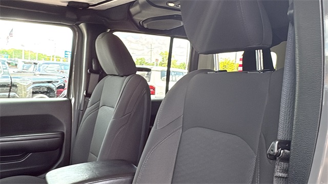 Vehicle image 19 of 32