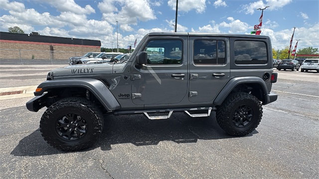 Vehicle image 6 of 32