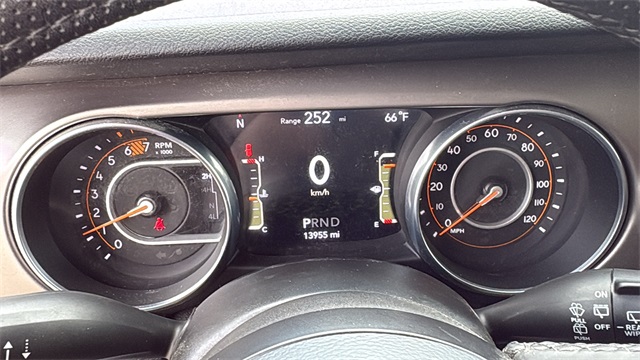 Vehicle image 11 of 32