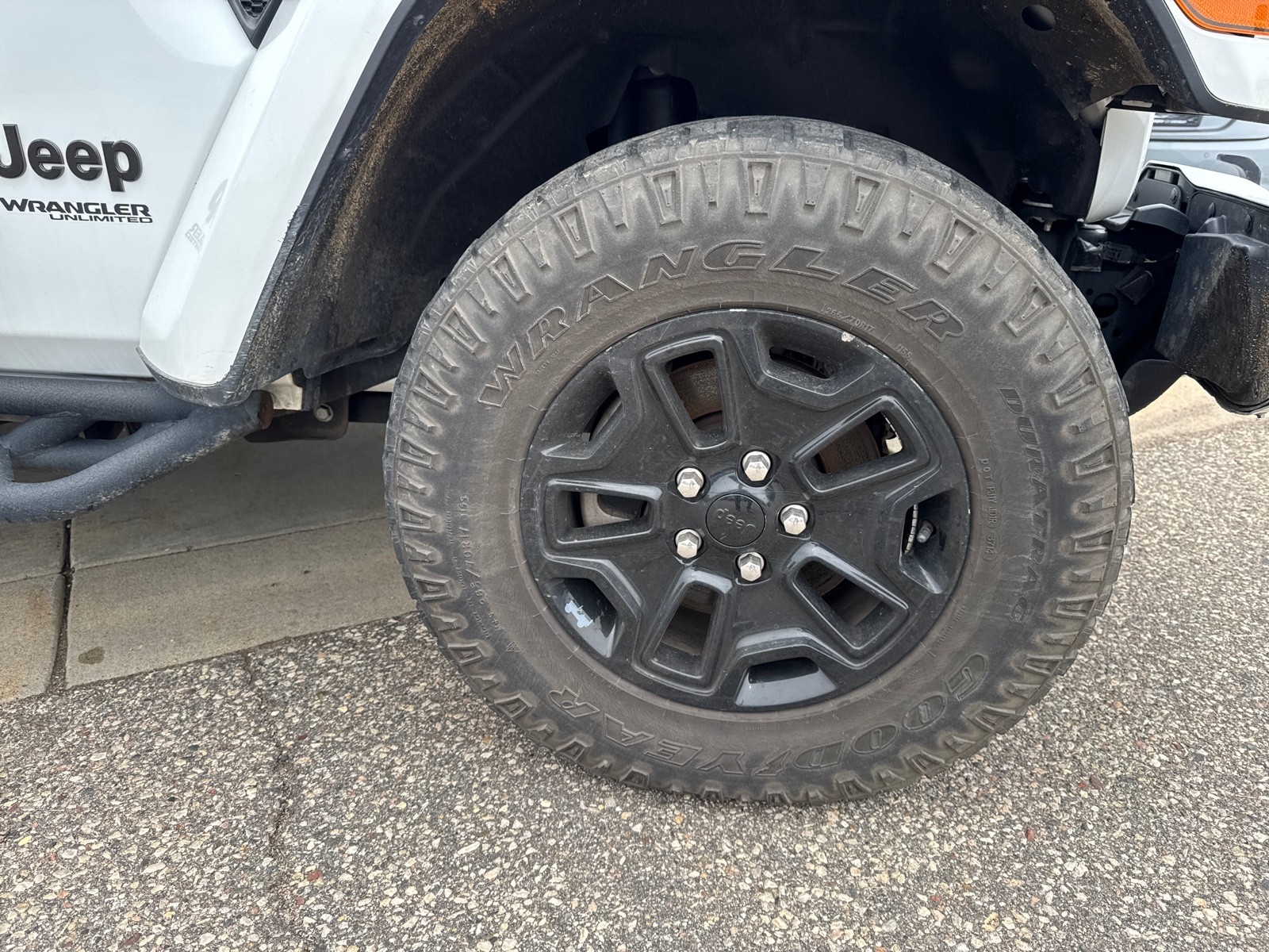 Vehicle image 3 of 6
