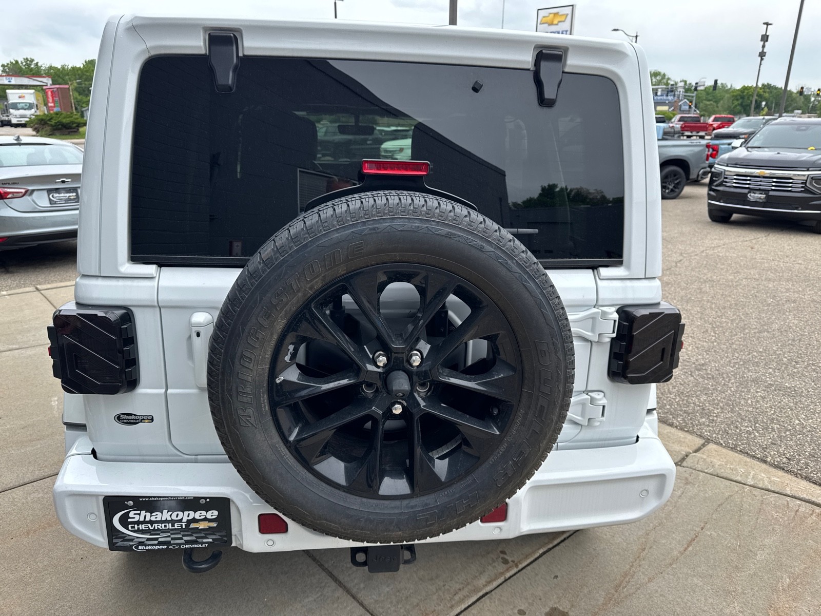 Vehicle image 4 of 6