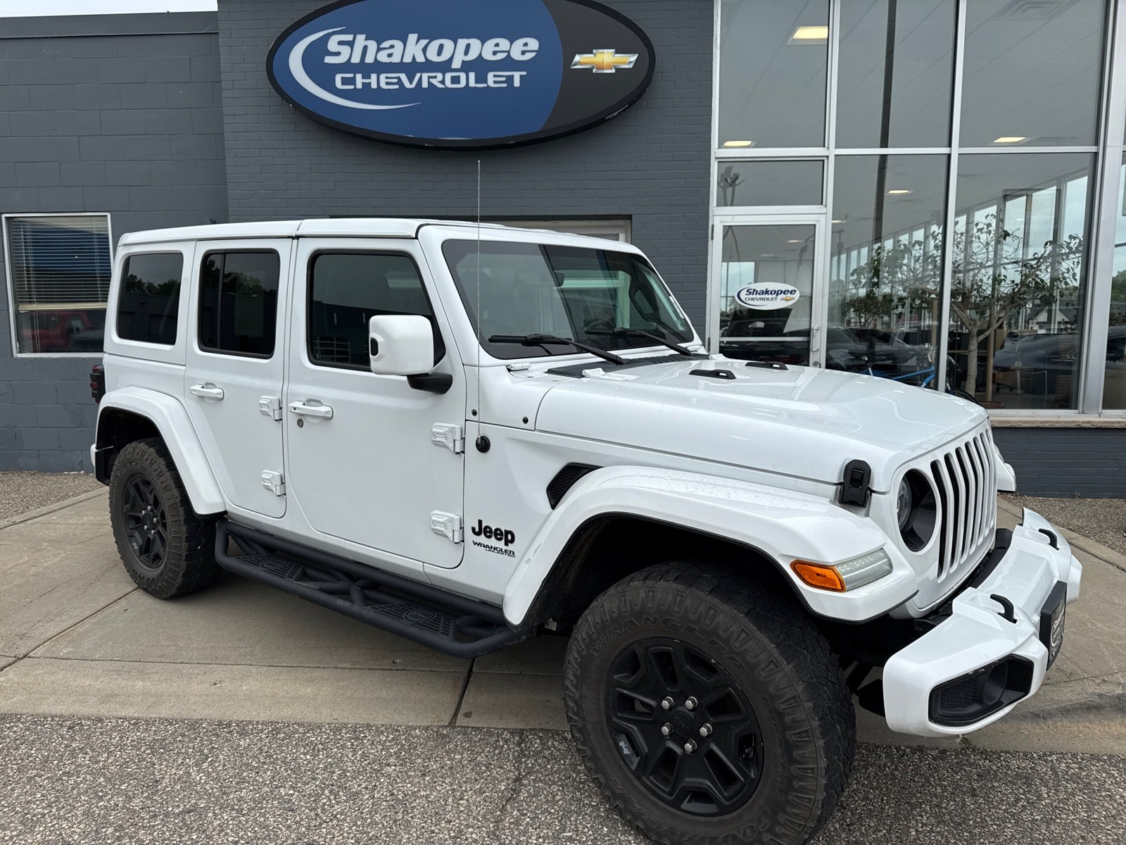 Vehicle image 2 of 6