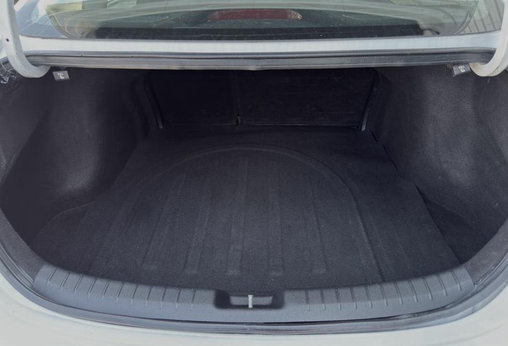 Vehicle image 8 of 20