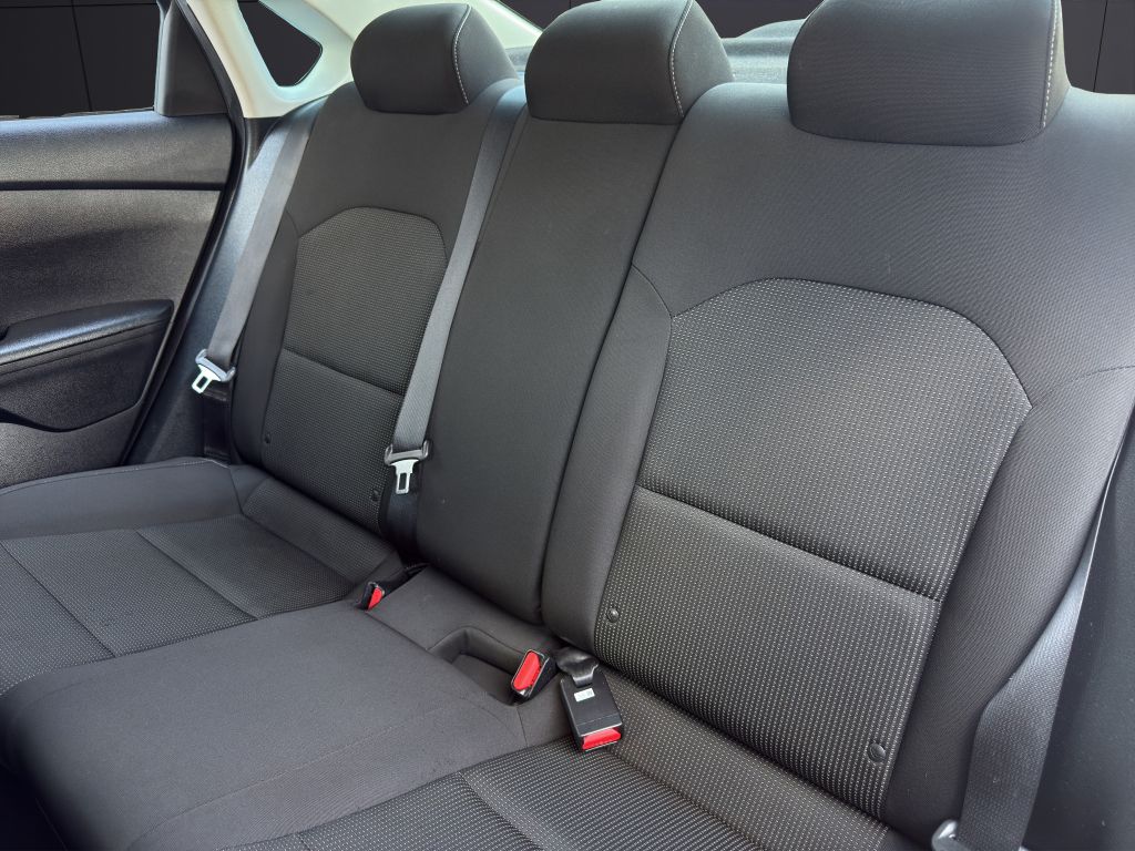 Vehicle image 11 of 20