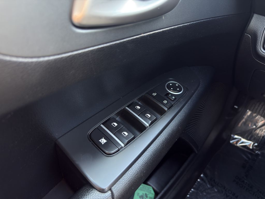Vehicle image 16 of 20
