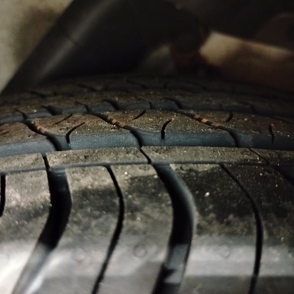 Vehicle image 14 of 37