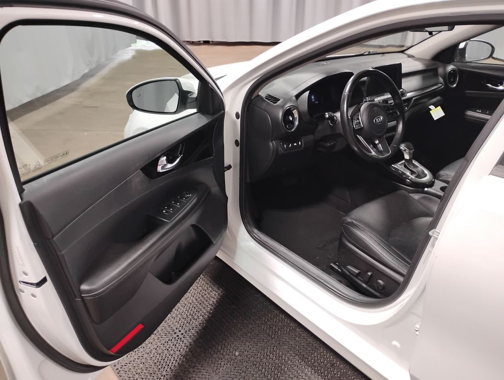 Vehicle image 16 of 37