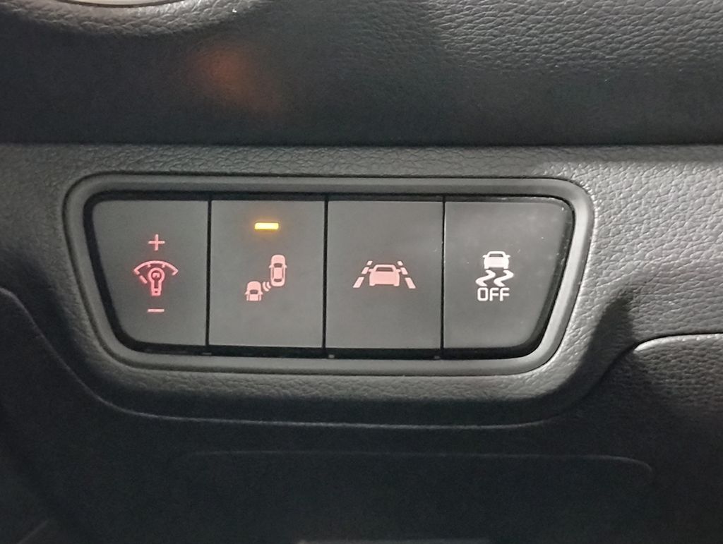 Vehicle image 25 of 37