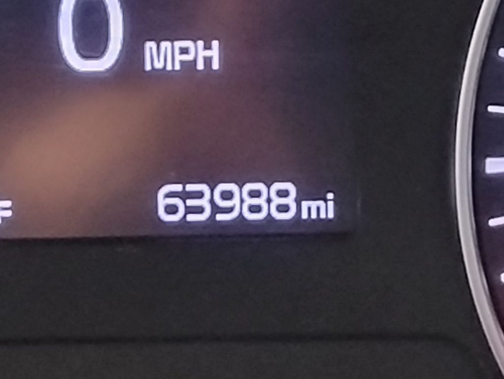 Vehicle image 21 of 37