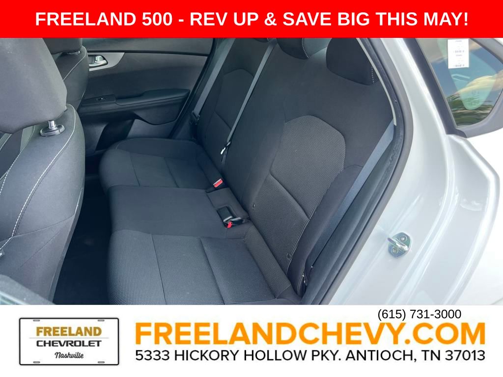 Vehicle image 17 of 22