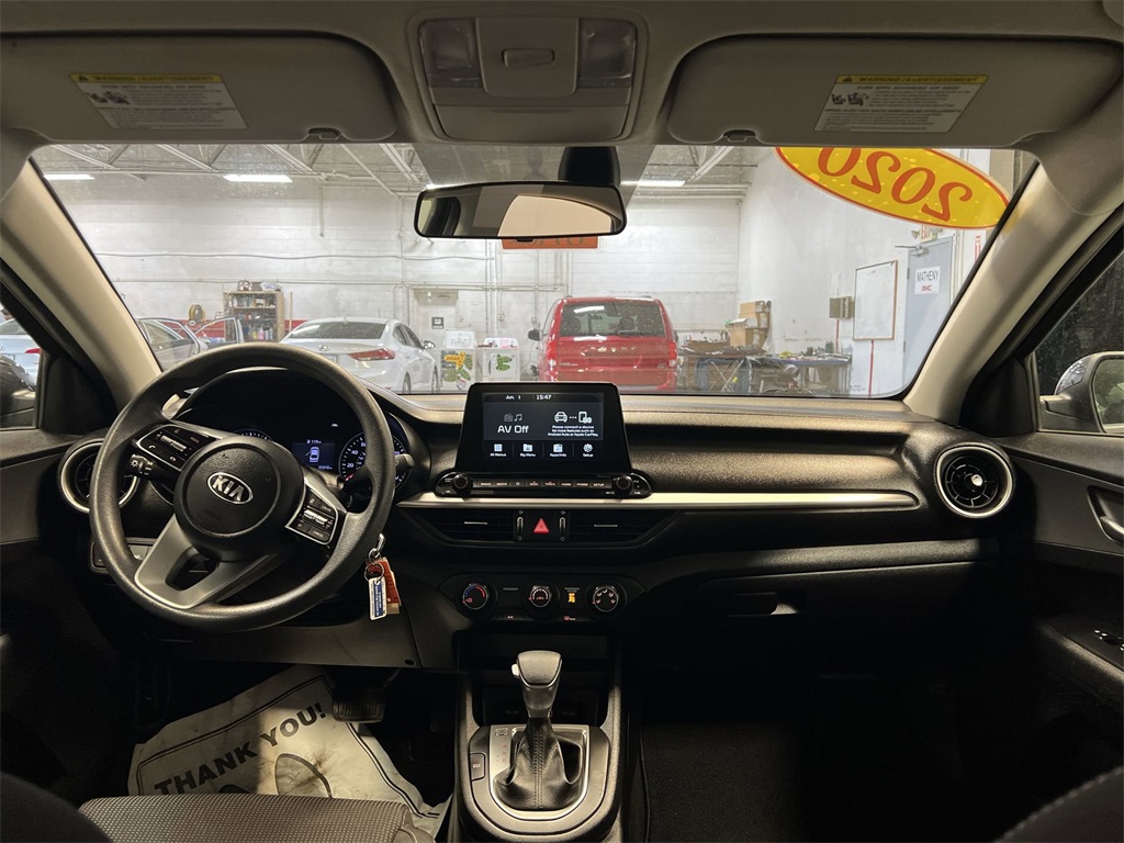 Vehicle image 19 of 30