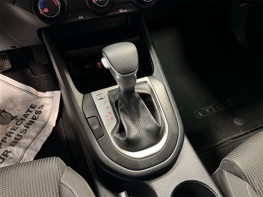 Vehicle image 16 of 30