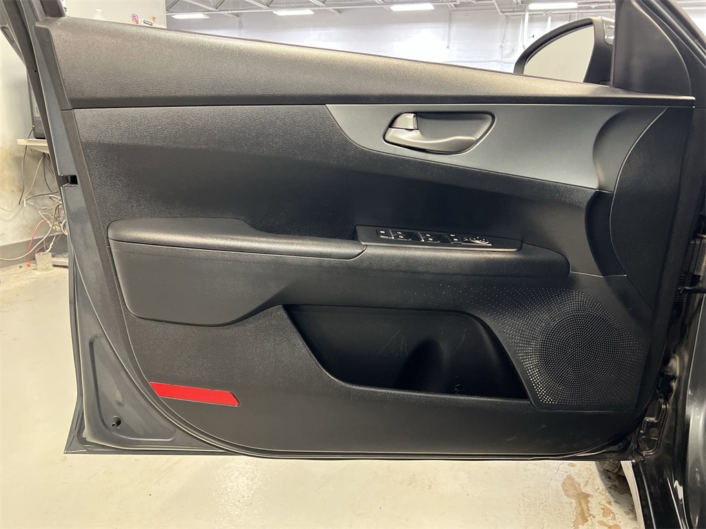 Vehicle image 20 of 30