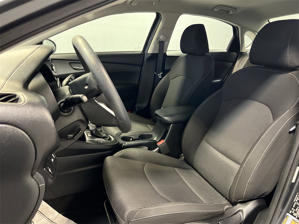 Vehicle image 18 of 30