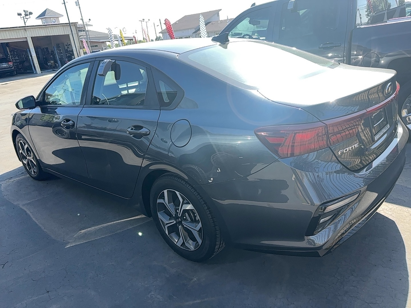 Vehicle image 4 of 9
